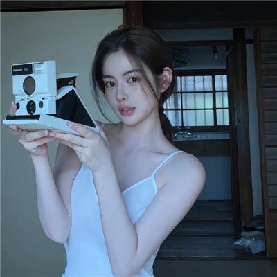 黑影窥窗